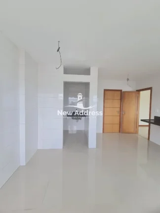Imagem Apartamento na Praia da Costa com 120m², 3 quartos (1 suíte), 3 vagas, varandas e lazer completo. Andar alto, perto do Shopping Praia da Costa!