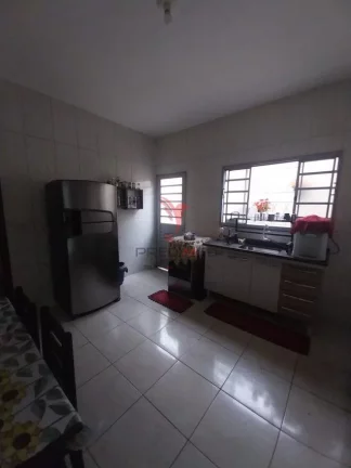 Imagem Casa com 3 Quartos, quintal, garagem para 1 carro,em Nova Guará