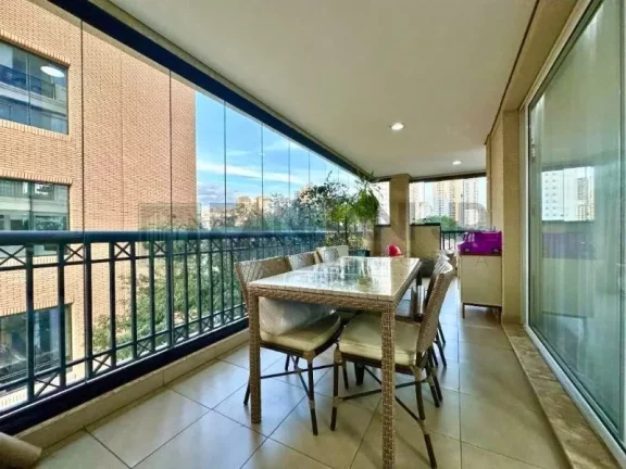 Imagem Apartamento mobiliado na Vila Nova Conceição: 3 quartos, 3 suítes, 3 salas, 5 banheiros, 4 vagas, 182m² - São Paulo-SP