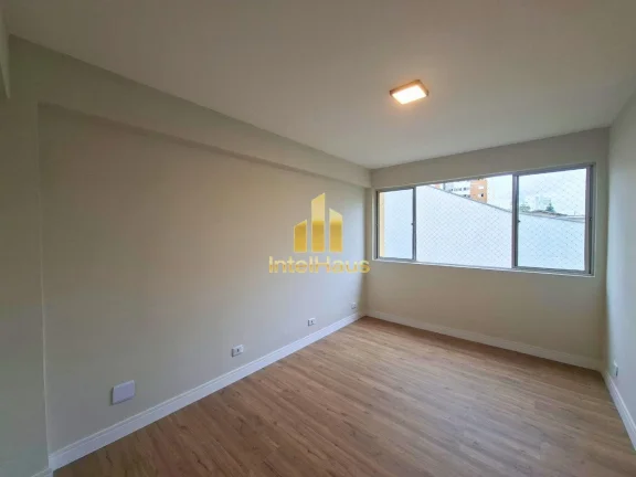 Imagem Apresentamos um excelente apartamento totalmente reformado e pronto para morar no bairro Água Verde...