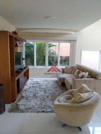 Imagem Casa com 4 quartos (1 suíte) à venda, 390 m²
