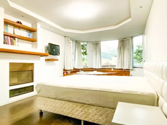 Imagem Casa à venda, 242 m² por R$ 1.800.000,00 - Vargem Grande - Teresópolis/RJ