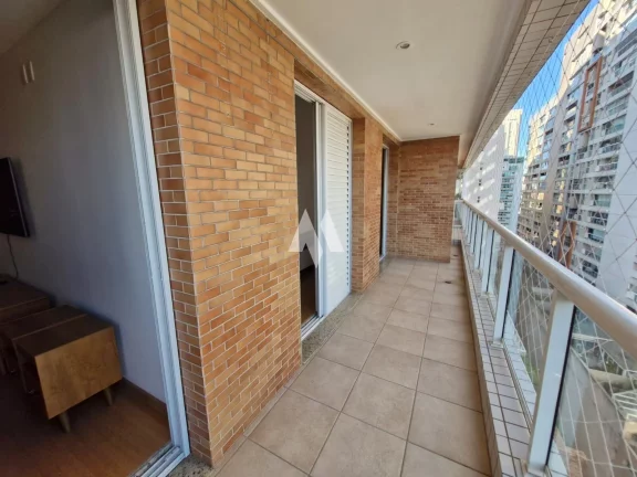 Imagem Apartamento à VENDA, com serviço de Flat e vista mar no coração do Gonzaga