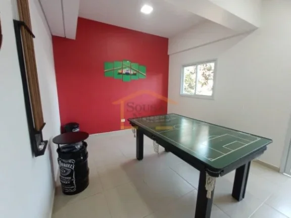 Imagem Apartamento com 40m² com 2 dormitórios, 1 banheiro, sala para dois ambientes, varanda, cozinha com...