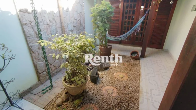 Imagem Casa com 3 dormitórios à venda, 250 m² por R$ 650.000,00 - Parque Universitário - Rio Claro/SP