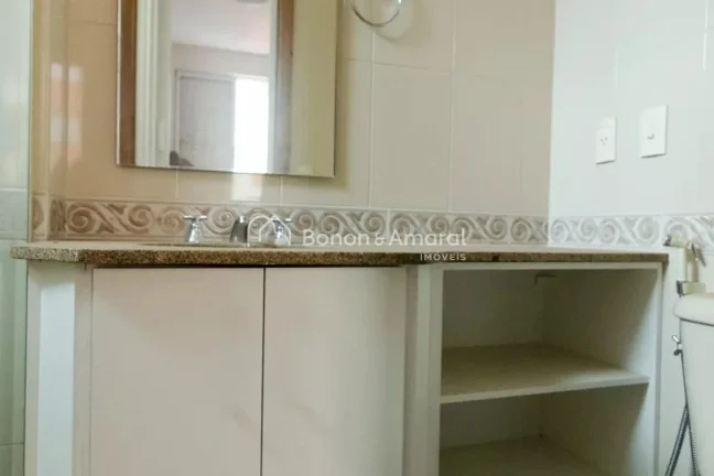 Imagem Este espaçoso apartamento de 72 metros quadrados está localizado no desejado bairro de Mansões Sa...