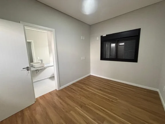 Imagem Casa de Condomínio com 3 Quartos e 3 banheiros à Venda, 197 m² por R$ 1.780.000