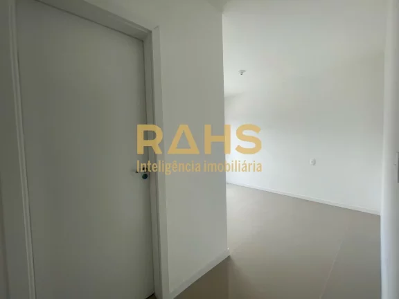 Imagem Apartamento com 1 suíte mais 2 quartos à venda no Bairro Iririú em Joinville - SC, por R$ 385.000...