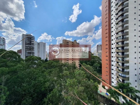 Imagem Vendo SUPER Apartamento na região do Morumbi, um excelente imóvel de 211m², com 3 Dormitorios grandes, sendo 1 Suíte com varanda, Sala de estar e Jantar, Cozinha, Lavanderia com dependência de empregada, banho Social e Lavabo, 3 vagas de garagem cobertas,