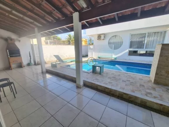 Imagem Casa térrea, com piscina e churrasqueira à venda apenas 40 metros da praia