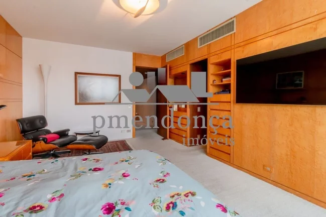 Imagem Belíssima Cobertura Duplex com 623m², 3 suítes e 6 vagas