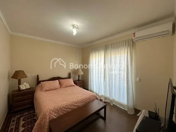 Imagem Linda casa com living para 3 ambientes integrados com a área gourmet e piscina, cozinha e lavanderi...
