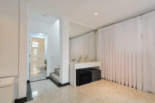 Imagem Casa Sobrado Ipiranga - 200M², 3 Dorms, 1 Suíte, 3 Vagas, Varanda, Copa, Dependência de Serviço, Espaço Gourmet.