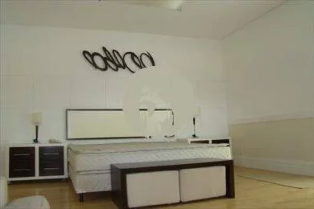 Imagem LINDA CASA EM CONDOMINIO FECHADO EM ALPHAVILLE A VENDA!