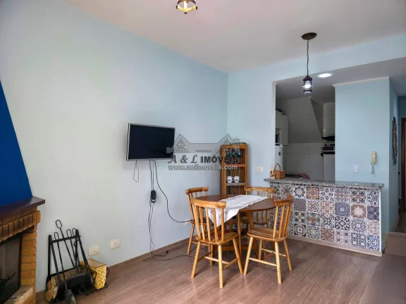 Imagem Duplex em Campos do Jordão com lareira e vista para o vale