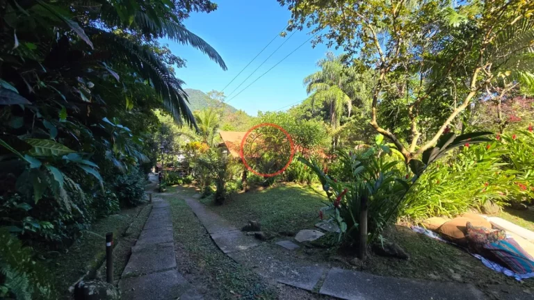 Imagem 3 CASAS EM UM TERRENO DE 1370 METROS , Á 600 METROS DA PRAIA DE BOIÇUCANGA, INSERIDO NA MATA ATLANTICA COM ESPAÇO PARA CONSTRUIR