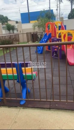 Imagem Aluguel de Apartamento com Piscina no Condomínio Residencial Veneza, bairro Vila Arquelau, em Uberaba