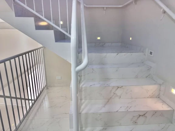 Imagem Cobertura Duplex para Venda em São José dos Pinhais, Boneca do Iguaçu, 2 dormitórios, 1 suíte, 2 banheiros, 2 vagas