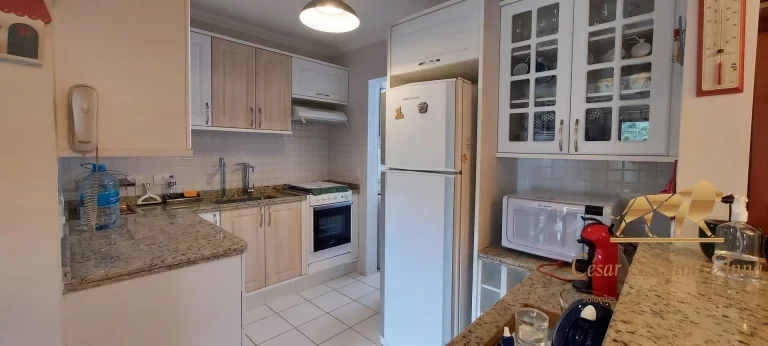 Imagem Lindo Apartamento Duplex e com ótima localização em Campos do Jordão-SP