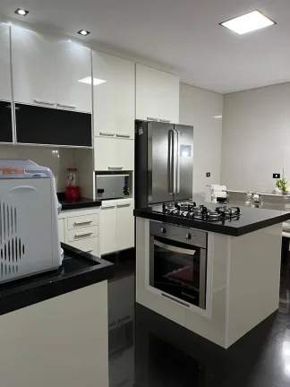 Imagem Sobrado 3 Suites 210 m² 3 Dormitorios sendo 3 Suites 2 vagas de Garagens