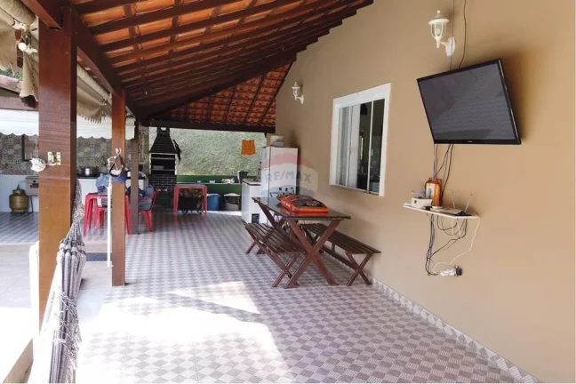 Imagem Sítio com três dormitórios e piscina em Saquarema.