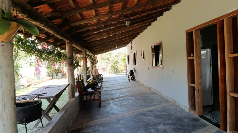 Imagem Chácara à venda em Araçoiaba da Serra-SP, Bairro Cercado, 2 quartos, 1 suíte, 1 sala, 2 banheiros, 6 vagas, 1.100m².