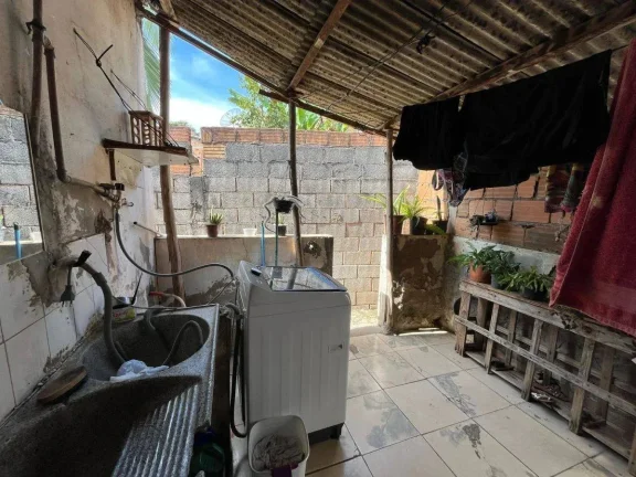 Imagem Casa à venda, com 3 quartos e 3 vagas de garagem
