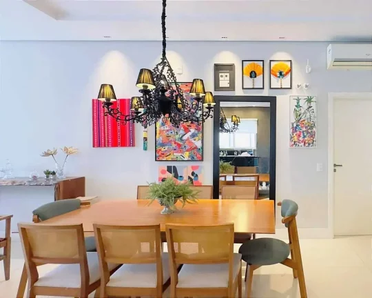 Imagem Casa mobiliada em condomínio fechado com 3 suítes e 4 vagas de garagem em Camboriú