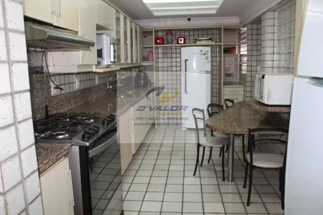 Imagem Vendo apartamento com 188,m², varanda ampla, 4 quartos s/ 2 suítes, DCE, sala p/ 2 ambientes e 2 vagas