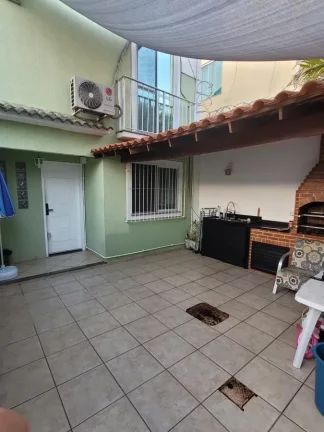 Imagem Casa em Condomínio para Venda em Rio de Janeiro, Curicica, 2 dormitórios, 2 suítes, 3 banheiros, 1 vaga