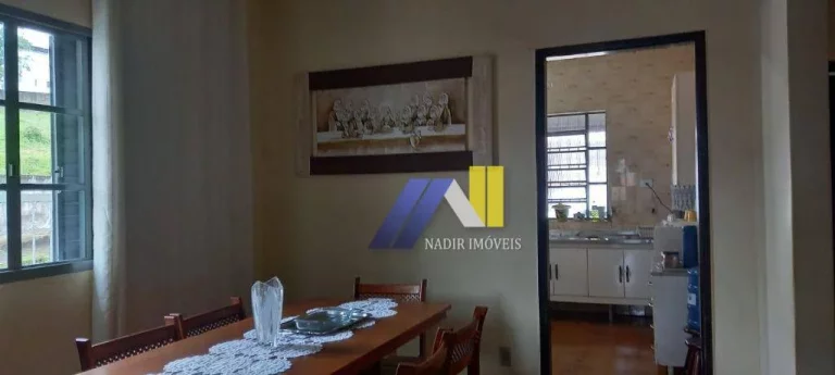 Imagem Casa com 3 Quartos à Venda, 185 m² em Saúde - Pouso Alegre