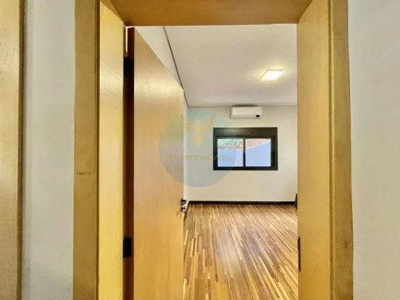 Imagem Casa em Condomínio a Venda no bairro Granja Viana - Cotia, SP