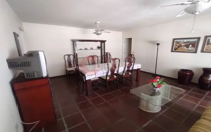 Imagem Apartamento de 3 quartos à 300 metros da Praia - Algodoal - Cabo Frio - RJ