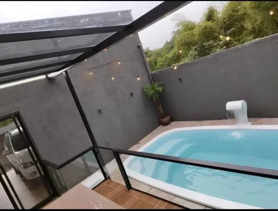 Imagem Casa com 2 dormitórios e 2 vagas de garagem - Morro do Meio | Joinville/SC