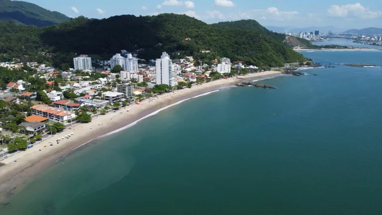 Imagem Cobertura com 4 dormitórios à venda sendo 4 suítes, 490.95 m² por - R$ 16.523.414,60 - Cabeçudas - Itajaí/SC
