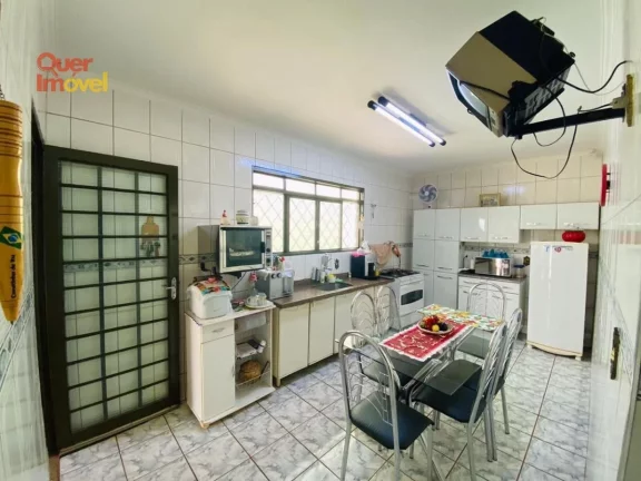 Imagem Casa à venda em Ribeirão Preto-SP, Vila Virgínia: 3 quartos, 1 sala, 2 banheiros, 3 vagas de garagem, 135 m². Conheça com a Quer Imóvel!