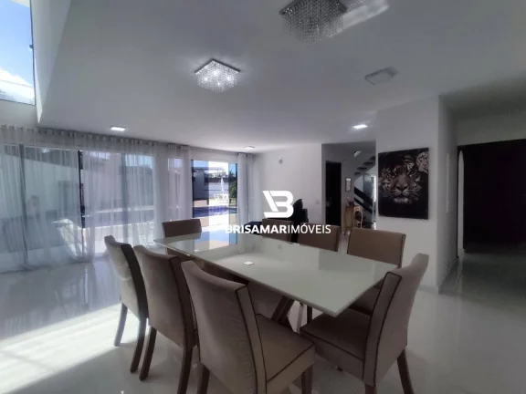 Imagem ENSEADA- CASA SOBRADA À UMA QUADRA DA PRAIA , 06 VAGAS DE GARAGEM, LAZER.