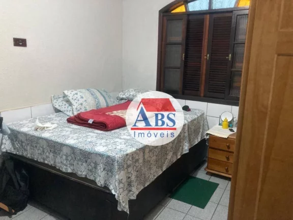 Imagem Casa isolada, 3 dormitórios com 1 suíte. Aceita FGTS e financiamento.