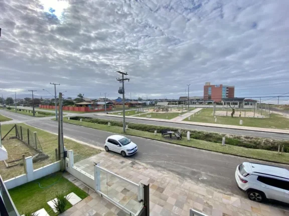 Imagem Sobrado 4 Dormitórios - Bairro Araçá