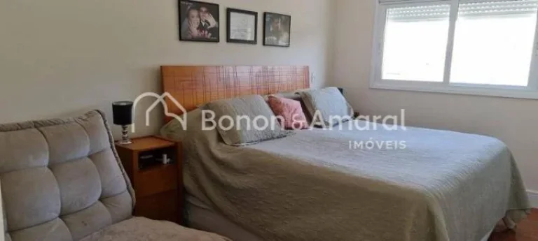 Imagem Linda casa à venda em Valinhos/SP, em condomínio fechado, com 4 quartos, piscina e ar condicionado...