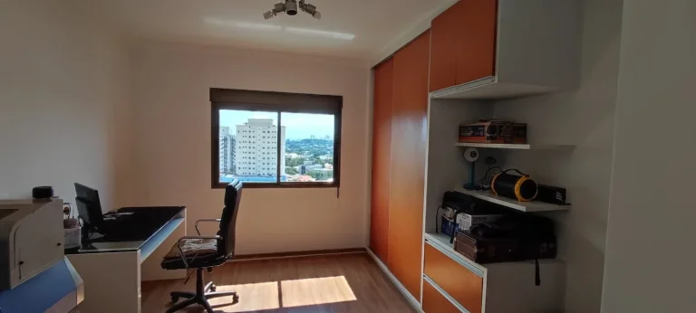 Imagem Cobertura 246M², 3Q, 3 Suítes, Sala bem ventilada, 4 Banheiros, 3 Vagas, Depósito, Churrasqueira, Piscina, Split, Salão de festas, Playground, Jardim.
