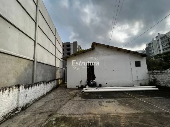 Imagem Amplo terreno com 3 residencias para moradia em Santa Maria - RS