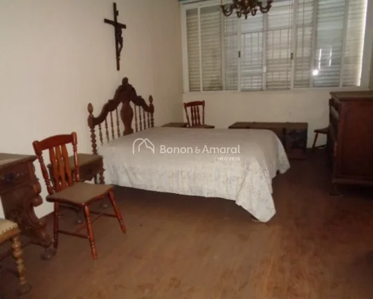 Imagem Amplo e iluminado apartamento com 3 + 1 dormitórios com armários embutidos, sendo 1 suíte. A sala...