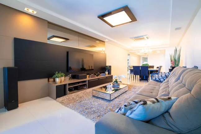 Imagem Apartamento diferenciado com 4 suítes e 5 vagas de garagem no Centro de Balneário Camboriú/SC