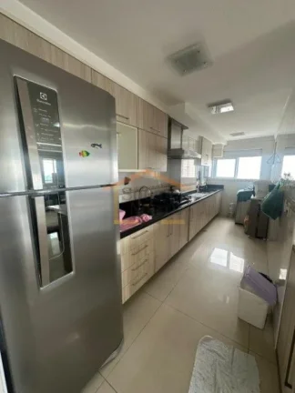 Imagem Apartamento originalmente com 4 dormitórios, estando com 3 dormitórios, sendo 1 suíte, rico em ar...