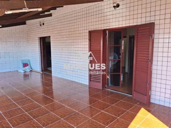 Imagem Ótima Oportunidade! Sobrado + 2 Casas para Moradia