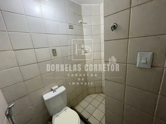 Imagem Casa Amarela - Residência Ampla e Bem Localizada