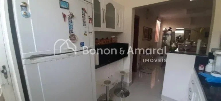 Imagem Excelente casa à venda, com 230m² de área construída no Parque Taquaral, em Campinas. Contendo 3...