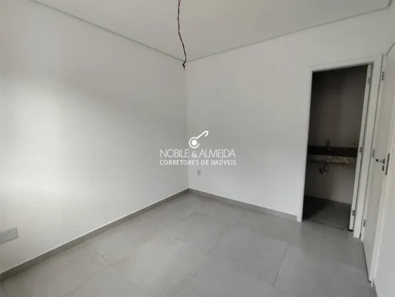 Imagem Sobrado Duplex em Condomínio, Fino Acabamento.