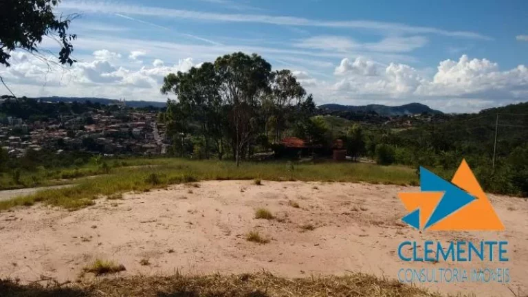Imagem Sítio de 42.100 m2, área urbana, 3 casas, Sta Luzia-MG